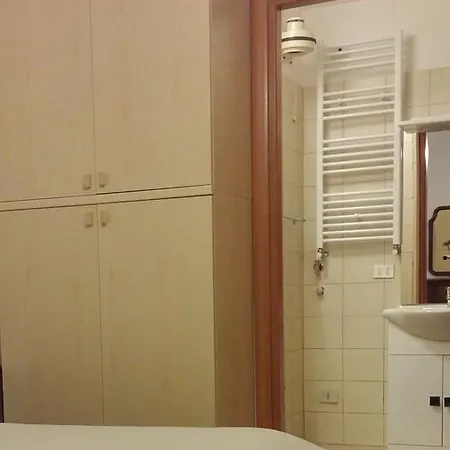 Accogliente E Ospitale Bed & Breakfast *